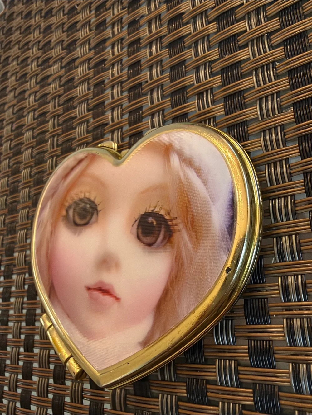 Adorable Unique Heart Mirror Compact